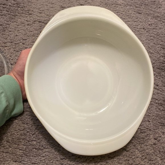 . Vtg Pyrex 024 yellow/gold 2 qt dish with lid - Picture 2 of 6